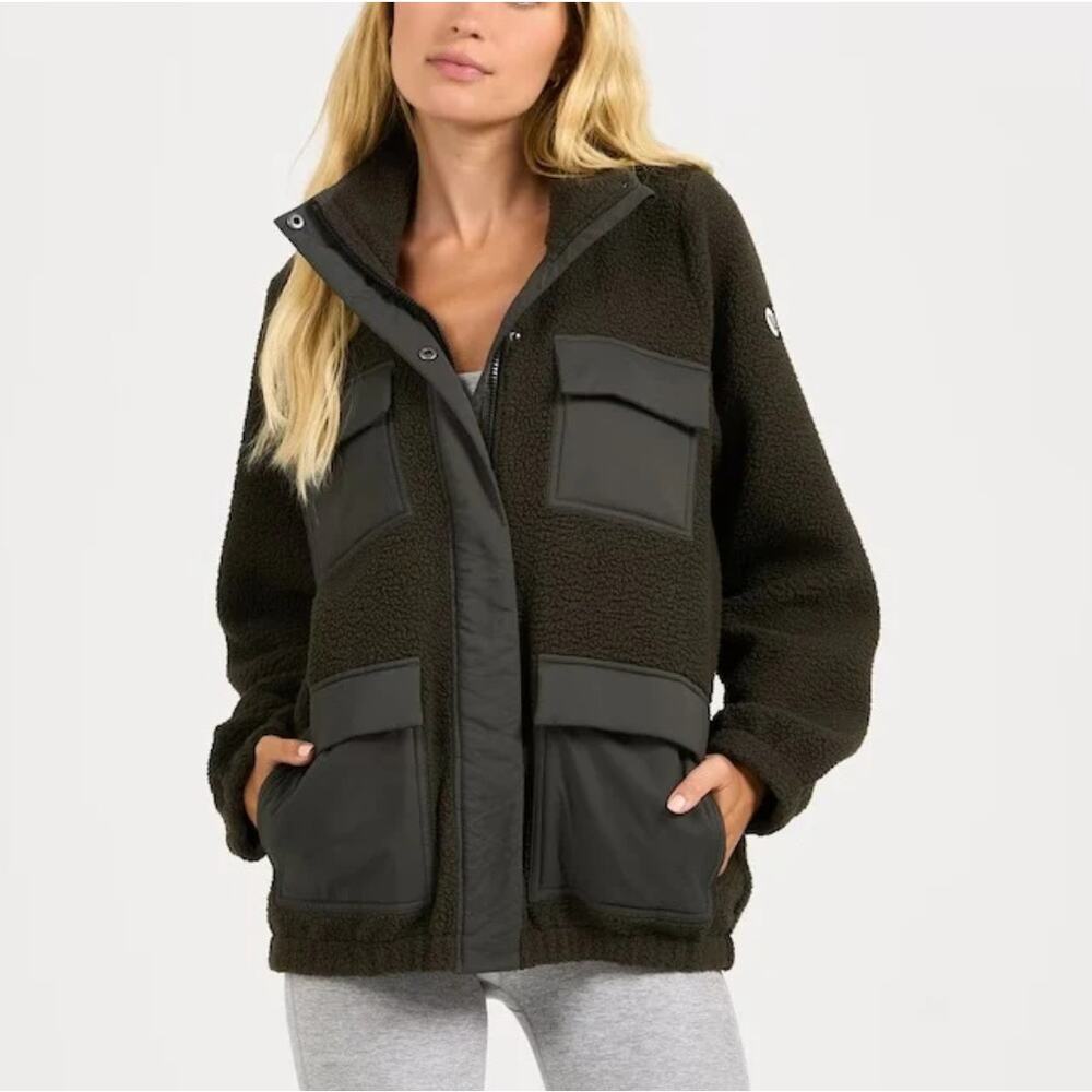 Vuori Utility Sherpa Full Zip Jacket Womens Medium Dark Oregano Gorpcore Fleece